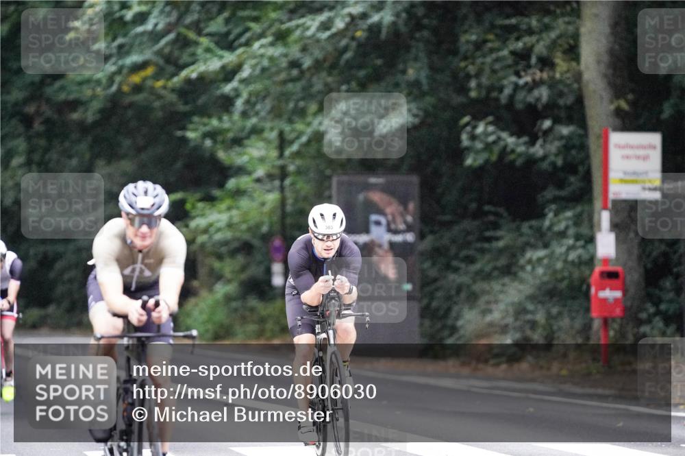 14.09.2025 - Stadtparktriathlon Michael Burmester http://msf.ph/oto/8906030 14.09.2025 09:04:20 Radfahren 303, 332, 338, 369, 372 meine-sportfotos.de