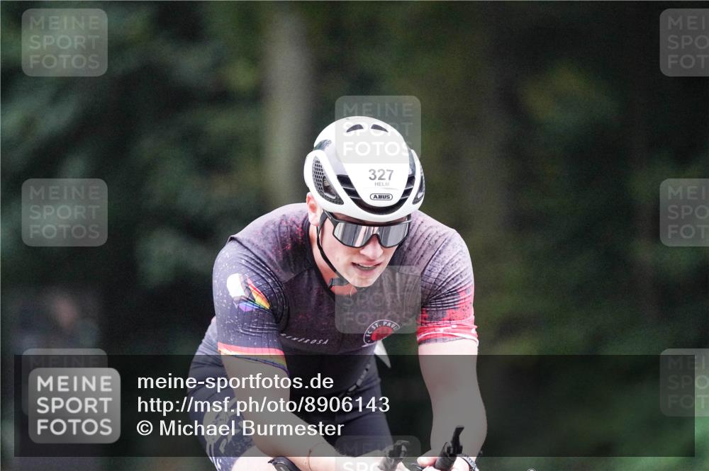 14.09.2025 - Stadtparktriathlon Michael Burmester http://msf.ph/oto/8906143 14.09.2025 09:05:47 Radfahren 317, 327, 330 meine-sportfotos.de