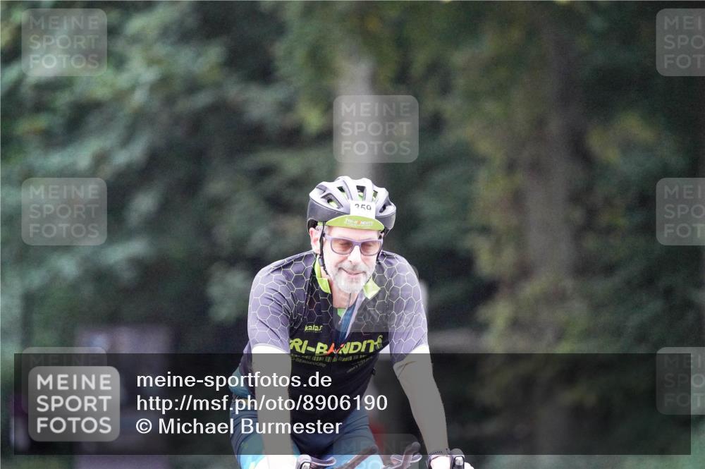 14.09.2025 - Stadtparktriathlon Michael Burmester http://msf.ph/oto/8906190 14.09.2025 09:06:18 Radfahren 331, 359, 402, 422 meine-sportfotos.de