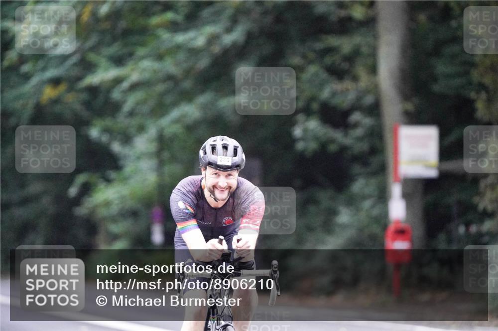 14.09.2025 - Stadtparktriathlon Michael Burmester http://msf.ph/oto/8906210 14.09.2025 09:06:37 Radfahren 334, 386 meine-sportfotos.de