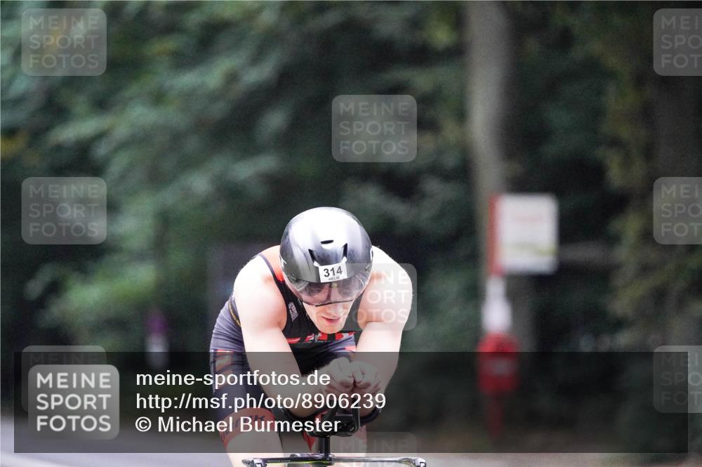 14.09.2025 - Stadtparktriathlon Michael Burmester http://msf.ph/oto/8906239 14.09.2025 09:07:11 Radfahren 314 meine-sportfotos.de