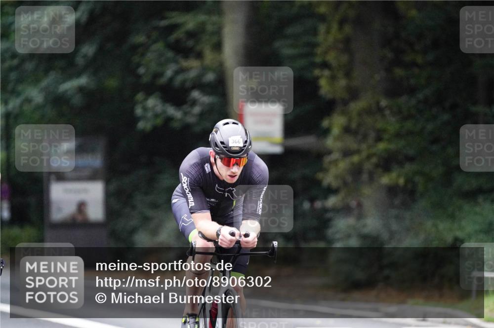 14.09.2025 - Stadtparktriathlon Michael Burmester http://msf.ph/oto/8906302 14.09.2025 09:08:13 Radfahren 333, 366, 377 meine-sportfotos.de