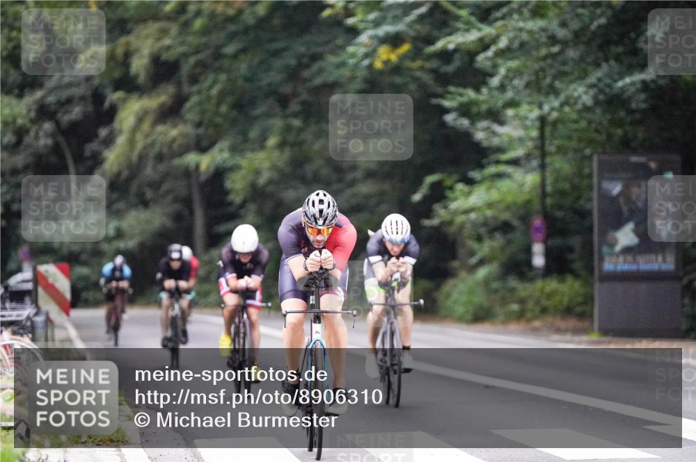 14.09.2025 - Stadtparktriathlon Michael Burmester http://msf.ph/oto/8906310 14.09.2025 09:08:26 Radfahren 301, 371, 373, 381, 393, 400, 430 meine-sportfotos.de