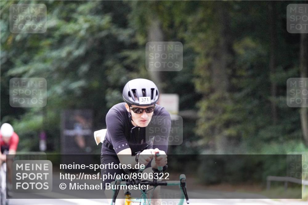 14.09.2025 - Stadtparktriathlon Michael Burmester http://msf.ph/oto/8906322 14.09.2025 09:08:30 Radfahren 301, 363, 370, 371, 373, 381, 383, 393, 400, 430 meine-sportfotos.de