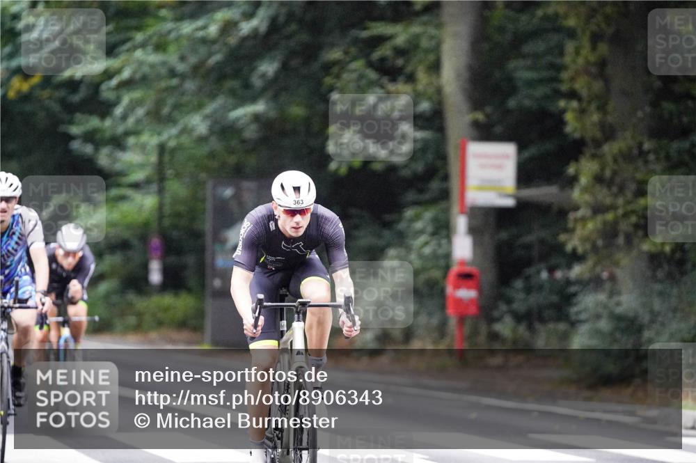 14.09.2025 - Stadtparktriathlon Michael Burmester http://msf.ph/oto/8906343 14.09.2025 09:08:37 Radfahren 318, 326, 339, 340, 342, 345, 347, 363, 370, 383, 393, 400, 410, 418, 430 meine-sportfotos.de