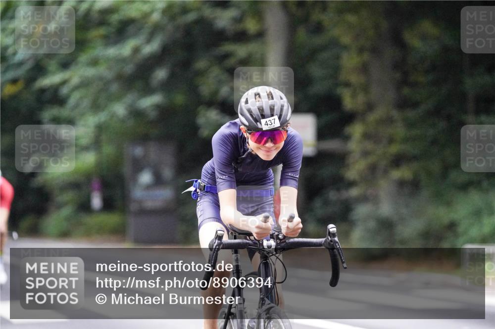 14.09.2025 - Stadtparktriathlon Michael Burmester http://msf.ph/oto/8906394 14.09.2025 09:08:49 Radfahren 339, 340, 342, 347, 365, 392, 410, 437 meine-sportfotos.de