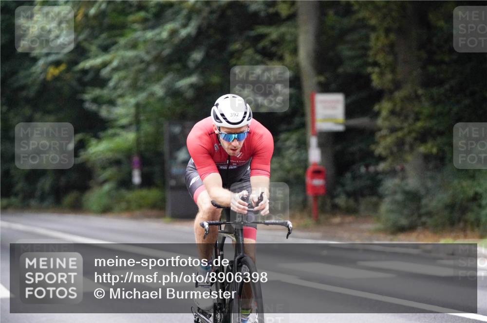 14.09.2025 - Stadtparktriathlon Michael Burmester http://msf.ph/oto/8906398 14.09.2025 09:08:50 Radfahren 342, 365, 392, 410, 437 meine-sportfotos.de