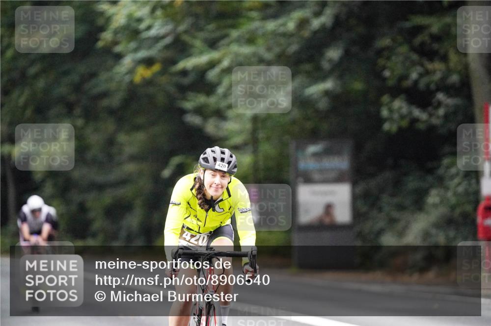 14.09.2025 - Stadtparktriathlon Michael Burmester http://msf.ph/oto/8906540 14.09.2025 09:10:32 Radfahren 303, 325, 372, 420 meine-sportfotos.de