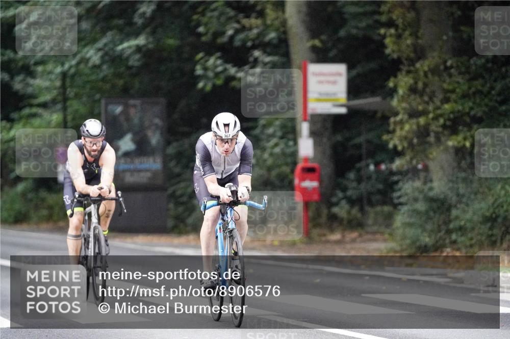 14.09.2025 - Stadtparktriathlon Michael Burmester http://msf.ph/oto/8906576 14.09.2025 09:10:43 Radfahren 319, 322, 367, 369, 382, 395 meine-sportfotos.de