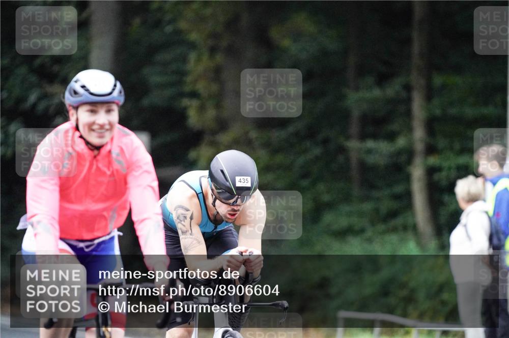 14.09.2025 - Stadtparktriathlon Michael Burmester http://msf.ph/oto/8906604 14.09.2025 09:10:56 Radfahren 302, 360, 382, 415, 421, 435 meine-sportfotos.de