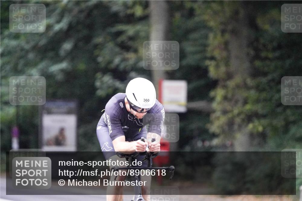 14.09.2025 - Stadtparktriathlon Michael Burmester http://msf.ph/oto/8906618 14.09.2025 09:11:00 Radfahren 302, 351, 355, 360, 415, 435 meine-sportfotos.de