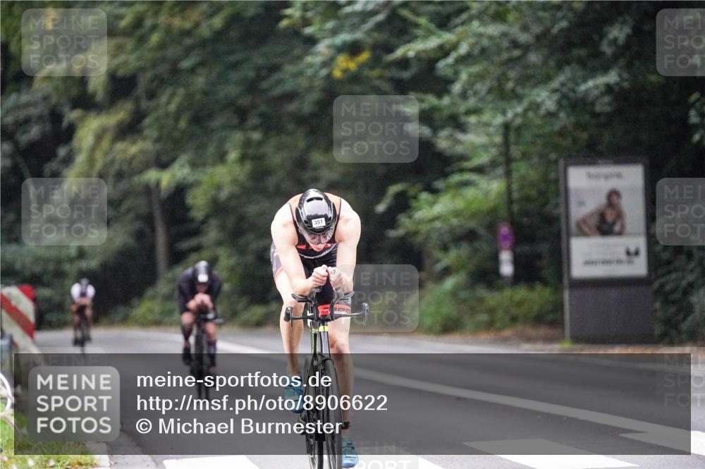 14.09.2025 - Stadtparktriathlon Michael Burmester http://msf.ph/oto/8906622 14.09.2025 09:11:05 Radfahren 330, 351, 355, 360 meine-sportfotos.de