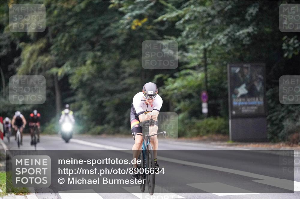 14.09.2025 - Stadtparktriathlon Michael Burmester http://msf.ph/oto/8906634 14.09.2025 09:11:10 Radfahren 330, 332, 351, 355, 408, 476 meine-sportfotos.de