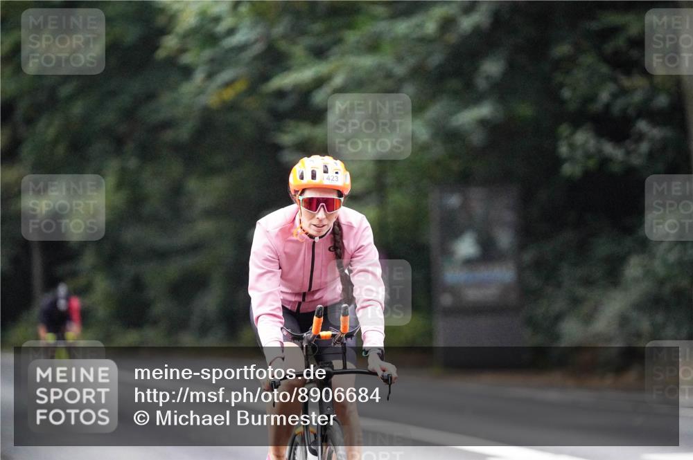 14.09.2025 - Stadtparktriathlon Michael Burmester http://msf.ph/oto/8906684 14.09.2025 09:11:27 Radfahren 312, 321, 378, 405, 423 meine-sportfotos.de