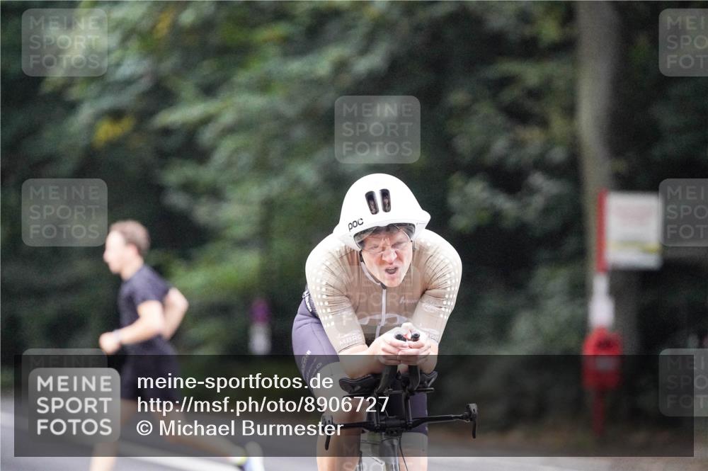 14.09.2025 - Stadtparktriathlon Michael Burmester http://msf.ph/oto/8906727 14.09.2025 09:11:50 Radfahren 335, 338, 394 meine-sportfotos.de