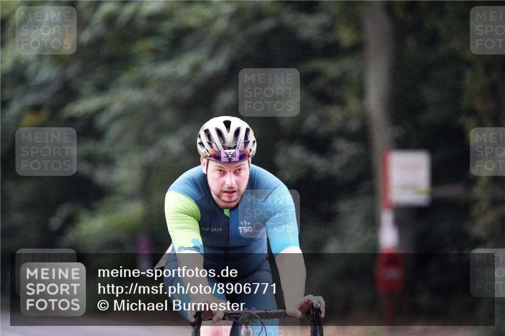 14.09.2025 - Stadtparktriathlon Michael Burmester http://msf.ph/oto/8906771 14.09.2025 09:12:47 Radfahren 320, 334, 356, 422 meine-sportfotos.de