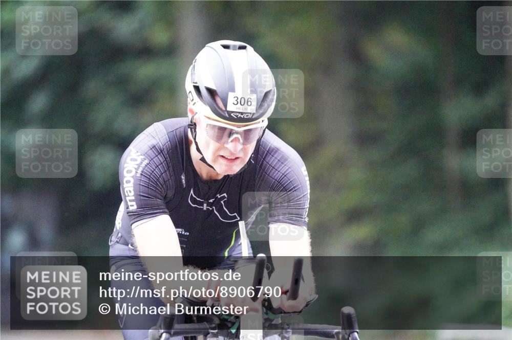 14.09.2025 - Stadtparktriathlon Michael Burmester http://msf.ph/oto/8906790 14.09.2025 09:13:02 Radfahren 306, 314, 358, 397 meine-sportfotos.de