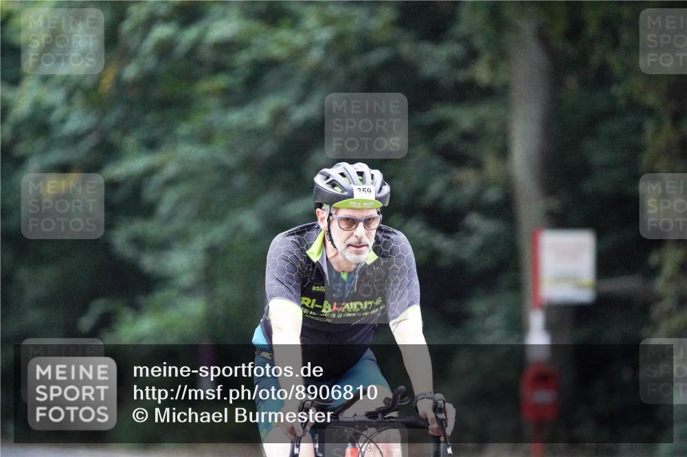 14.09.2025 - Stadtparktriathlon Michael Burmester http://msf.ph/oto/8906810 14.09.2025 09:13:23 Radfahren 327, 359 meine-sportfotos.de