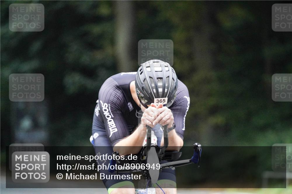 14.09.2025 - Stadtparktriathlon Michael Burmester http://msf.ph/oto/8906949 14.09.2025 09:15:07 Radfahren 353, 362, 365, 375, 383, 400, 430 meine-sportfotos.de