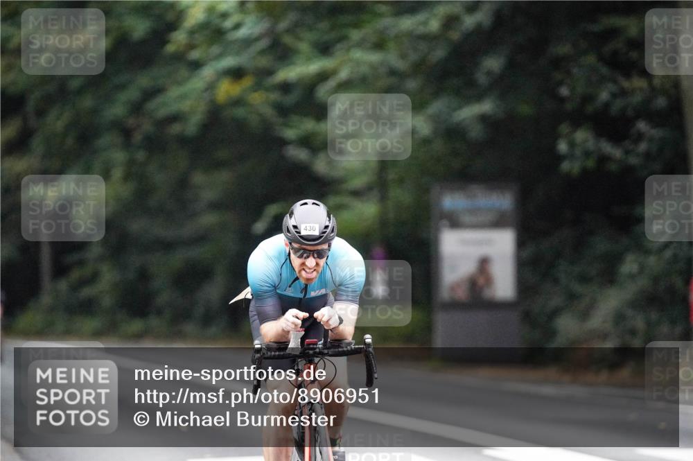 14.09.2025 - Stadtparktriathlon Michael Burmester http://msf.ph/oto/8906951 14.09.2025 09:15:10 Radfahren 352, 362, 365, 375, 430 meine-sportfotos.de