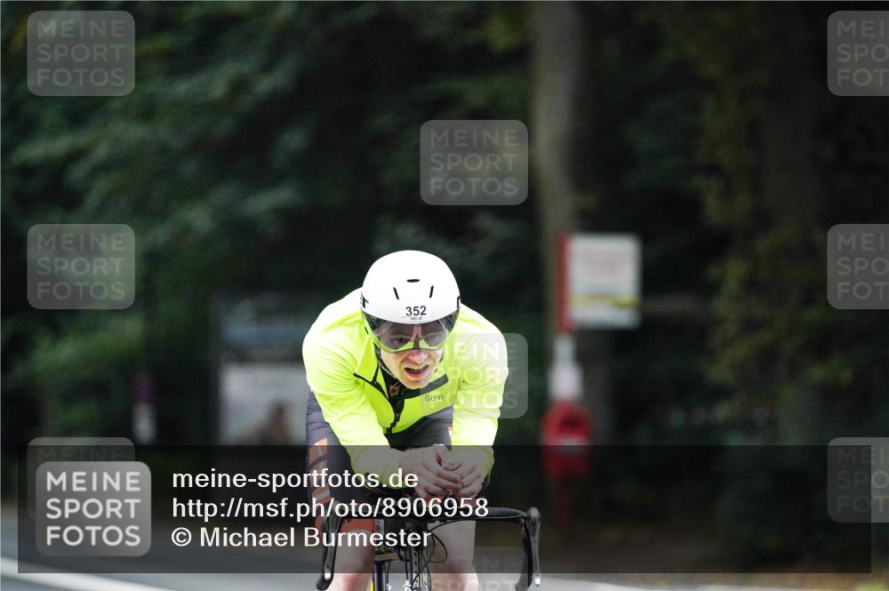 14.09.2025 - Stadtparktriathlon Michael Burmester http://msf.ph/oto/8906958 14.09.2025 09:15:17 Radfahren 323, 352, 375, 410 meine-sportfotos.de