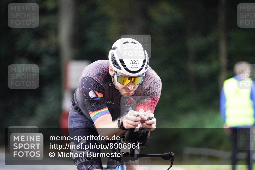 14.09.2025 - Stadtparktriathlon Michael Burmester http://msf.ph/oto/8906964 14.09.2025 09:15:20 Radfahren 323, 341, 349, 352, 375, 410 meine-sportfotos.de
