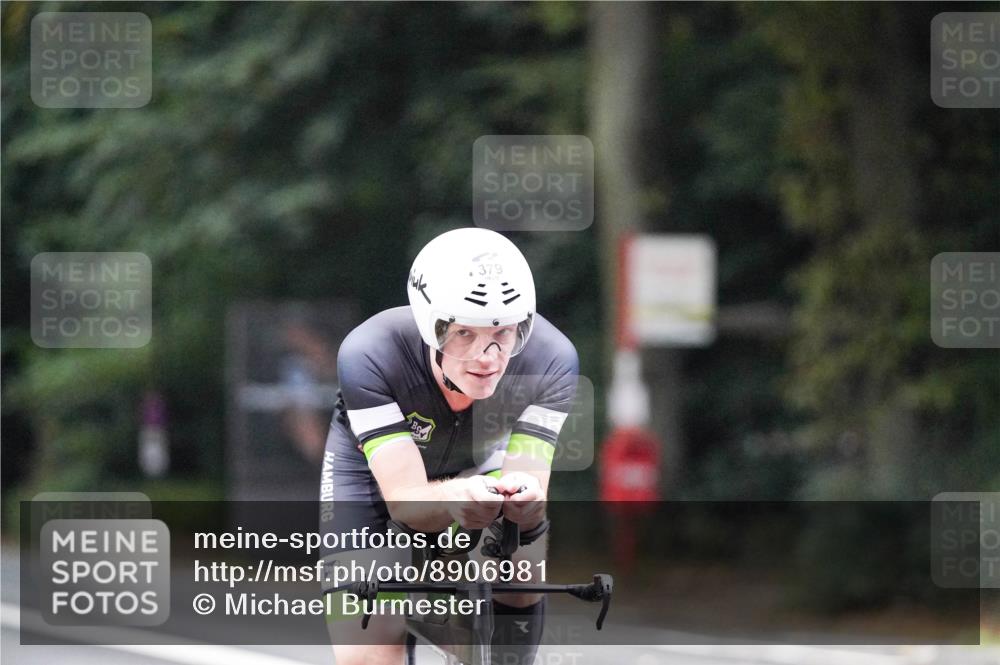 14.09.2025 - Stadtparktriathlon Michael Burmester http://msf.ph/oto/8906981 14.09.2025 09:15:29 Radfahren 337, 341, 349, 379, 392, 418 meine-sportfotos.de