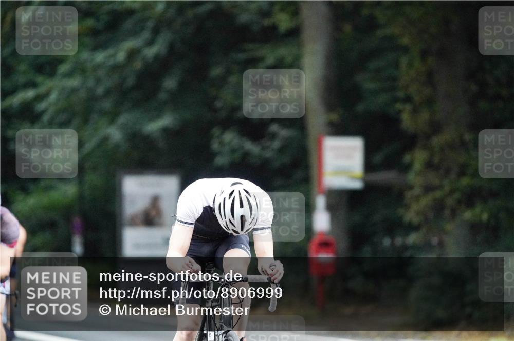 14.09.2025 - Stadtparktriathlon Michael Burmester http://msf.ph/oto/8906999 14.09.2025 09:15:40 Radfahren 315, 337, 354, 361, 437, 451, 487 meine-sportfotos.de