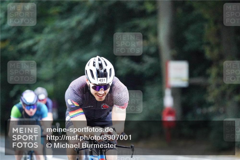 14.09.2025 - Stadtparktriathlon Michael Burmester http://msf.ph/oto/8907001 14.09.2025 09:15:41 Radfahren 315, 337, 354, 361, 437, 451, 487 meine-sportfotos.de
