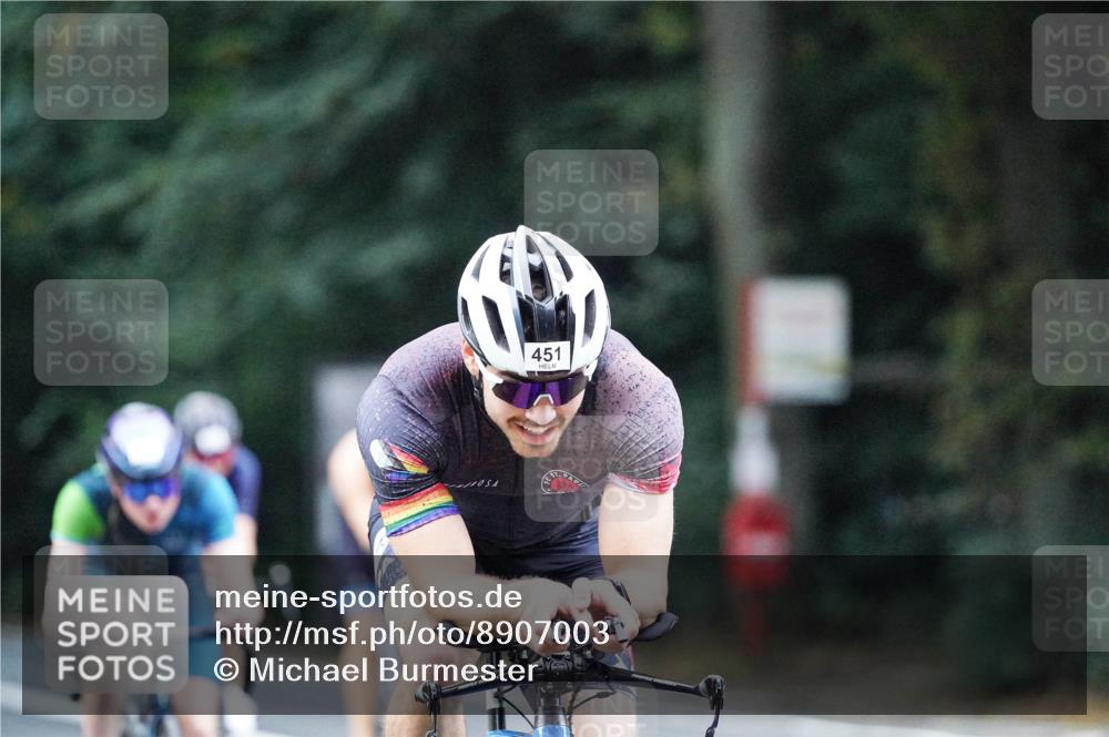 14.09.2025 - Stadtparktriathlon Michael Burmester http://msf.ph/oto/8907003 14.09.2025 09:15:41 Radfahren 315, 337, 354, 361, 437, 451, 487 meine-sportfotos.de