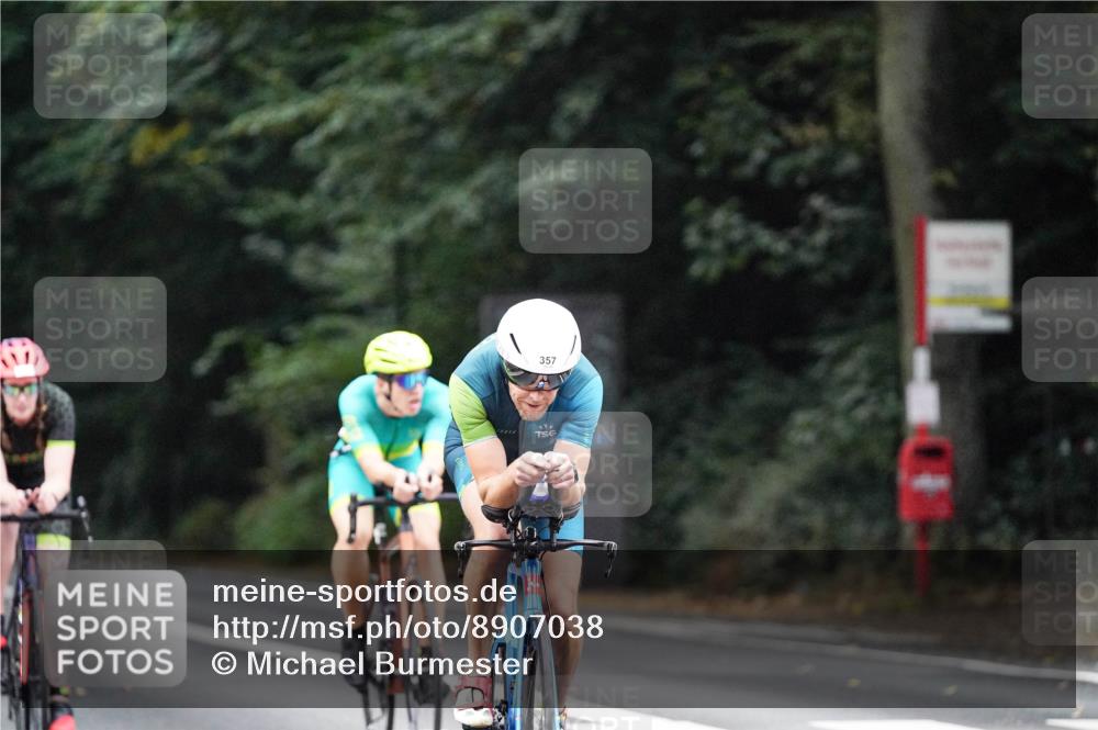 14.09.2025 - Stadtparktriathlon Michael Burmester http://msf.ph/oto/8907038 14.09.2025 09:16:03 Radfahren 357, 376, 413, 414, 434, 488 meine-sportfotos.de