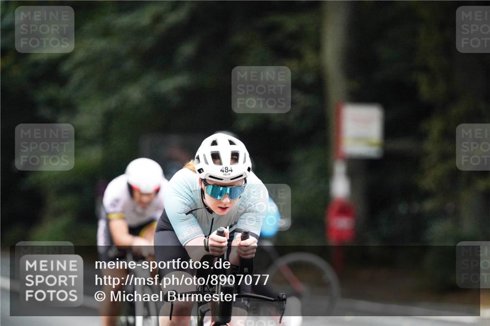 14.09.2025 - Stadtparktriathlon Michael Burmester http://msf.ph/oto/8907077 14.09.2025 09:16:21 Radfahren 328, 406, 478, 484 meine-sportfotos.de