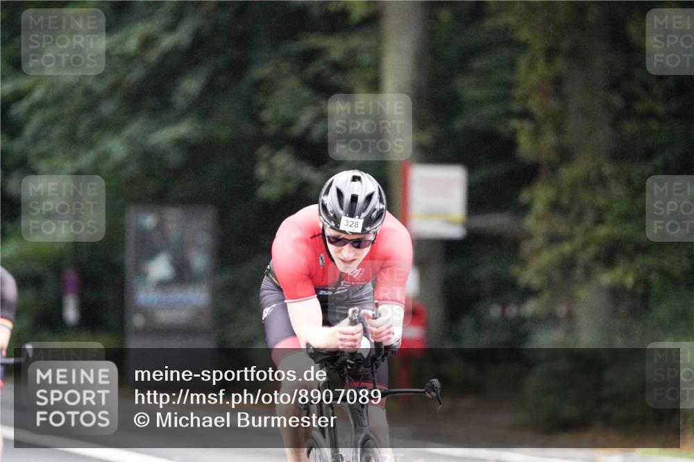 14.09.2025 - Stadtparktriathlon Michael Burmester http://msf.ph/oto/8907089 14.09.2025 09:16:29 Radfahren 328, 330, 355, 367, 478 meine-sportfotos.de