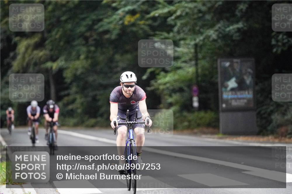 14.09.2025 - Stadtparktriathlon Michael Burmester http://msf.ph/oto/8907253 14.09.2025 09:17:56 Radfahren 321, 322, 378, 405, 412, 475 meine-sportfotos.de