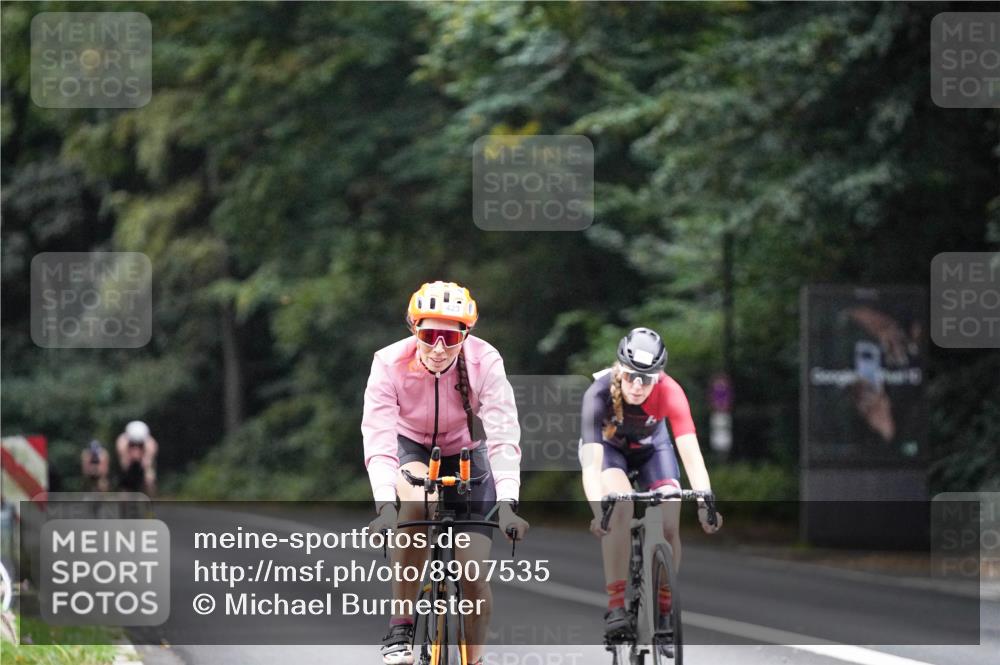 14.09.2025 - Stadtparktriathlon Michael Burmester http://msf.ph/oto/8907535 14.09.2025 09:20:06 Radfahren 333, 368, 423, 438, 503 meine-sportfotos.de