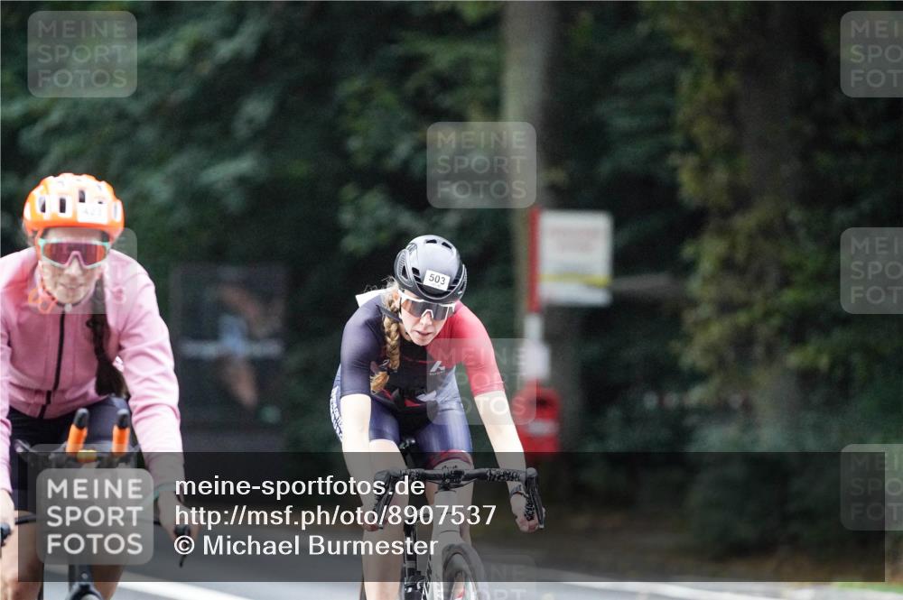 14.09.2025 - Stadtparktriathlon Michael Burmester http://msf.ph/oto/8907537 14.09.2025 09:20:07 Radfahren 333, 368, 423, 503 meine-sportfotos.de