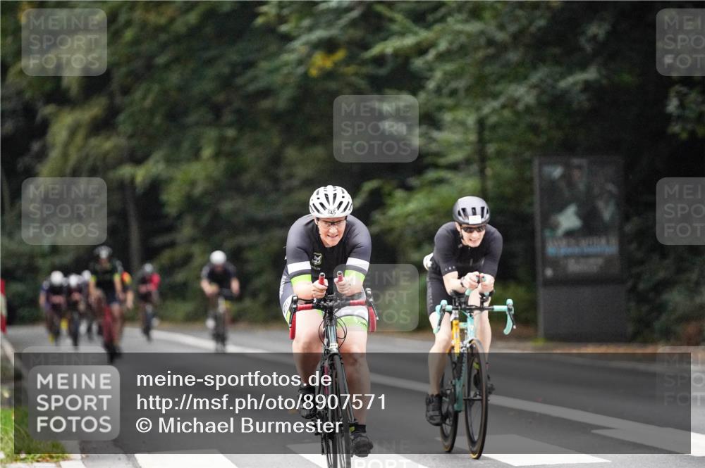 14.09.2025 - Stadtparktriathlon Michael Burmester http://msf.ph/oto/8907571 14.09.2025 09:20:26 Radfahren 301, 318, 326, 340, 345, 347, 359, 363, 370, 371, 373, 381, 389, 419, 445, 506 meine-sportfotos.de