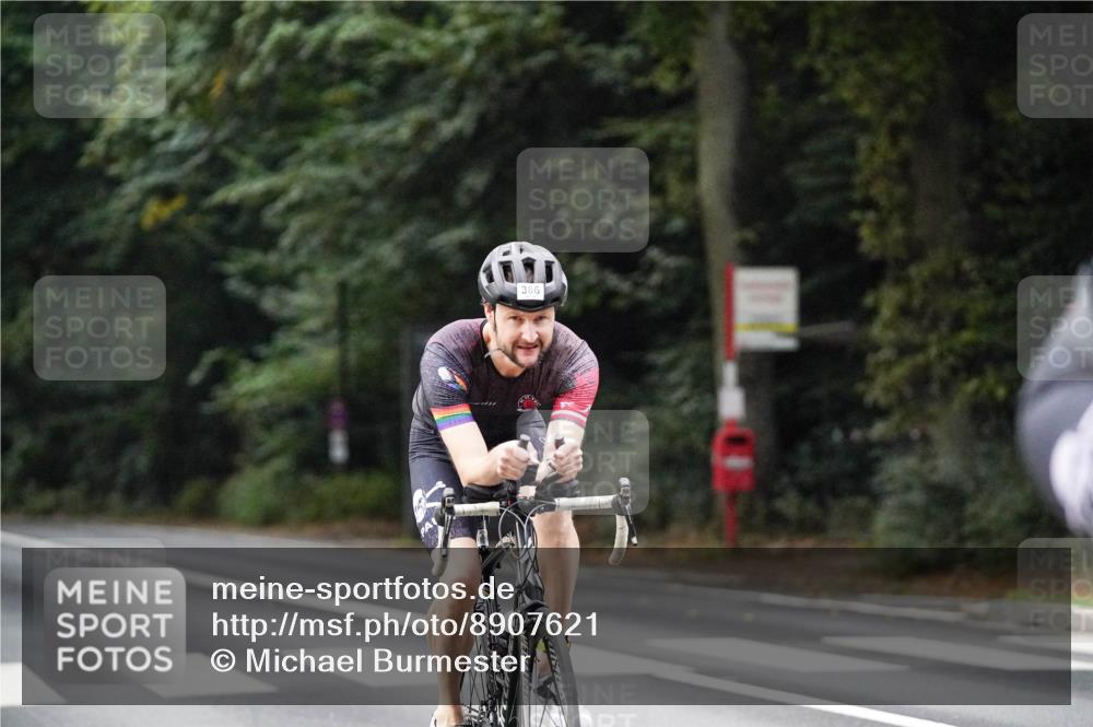 14.09.2025 - Stadtparktriathlon Michael Burmester http://msf.ph/oto/8907621 14.09.2025 09:20:41 Radfahren 327, 346, 377, 386, 448 meine-sportfotos.de