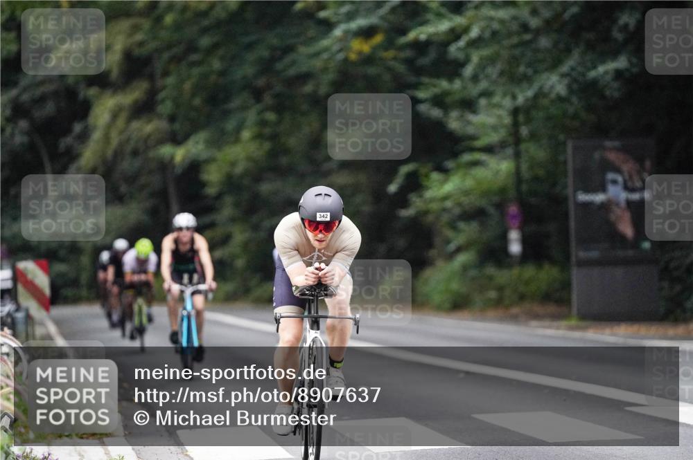 14.09.2025 - Stadtparktriathlon Michael Burmester http://msf.ph/oto/8907637 14.09.2025 09:21:04 Radfahren 342, 380, 401, 404, 473, 500 meine-sportfotos.de