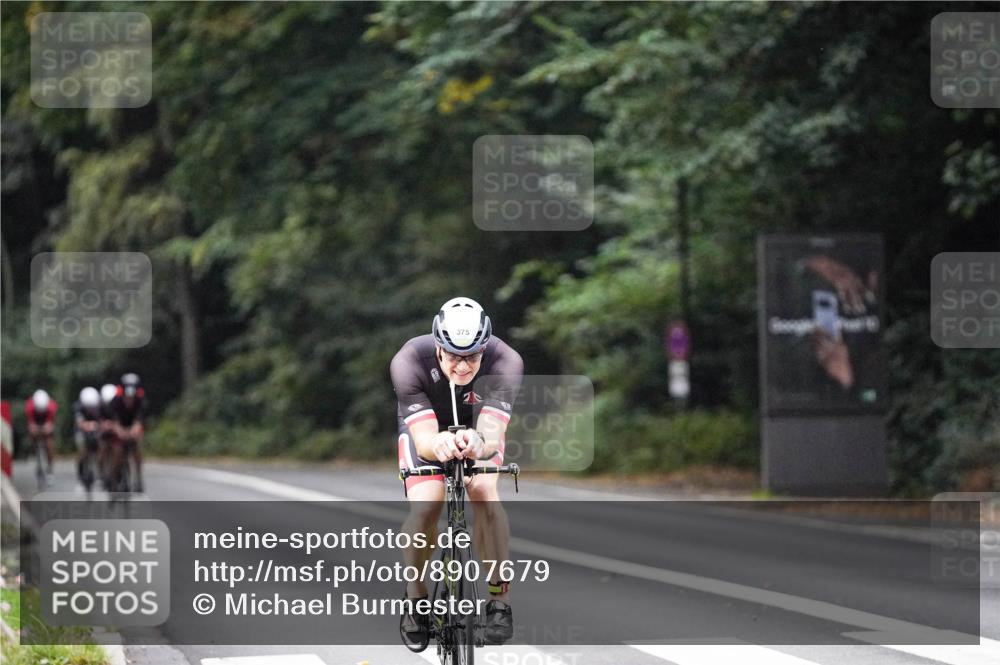 14.09.2025 - Stadtparktriathlon Michael Burmester http://msf.ph/oto/8907679 14.09.2025 09:21:27 Radfahren 323, 349, 352, 362, 375, 379, 393 meine-sportfotos.de