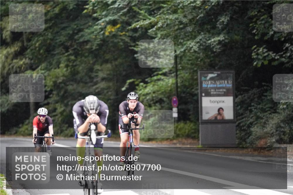 14.09.2025 - Stadtparktriathlon Michael Burmester http://msf.ph/oto/8907700 14.09.2025 09:21:40 Radfahren 365, 383, 393, 400, 450 meine-sportfotos.de