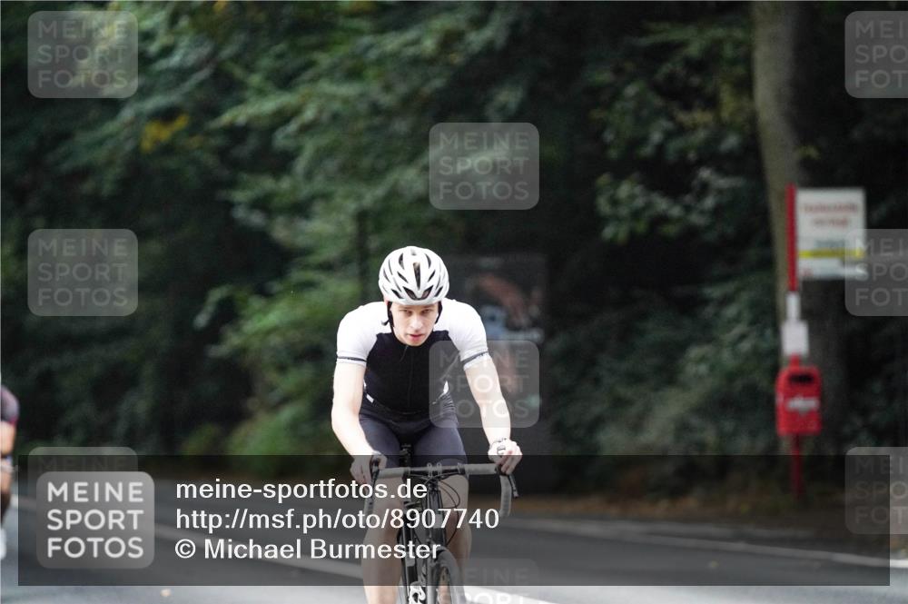 14.09.2025 - Stadtparktriathlon Michael Burmester http://msf.ph/oto/8907740 14.09.2025 09:21:58 Radfahren 354, 357, 410, 451, 458 meine-sportfotos.de