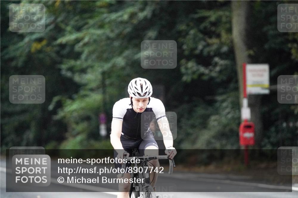 14.09.2025 - Stadtparktriathlon Michael Burmester http://msf.ph/oto/8907742 14.09.2025 09:21:58 Radfahren 354, 357, 410, 451, 458 meine-sportfotos.de
