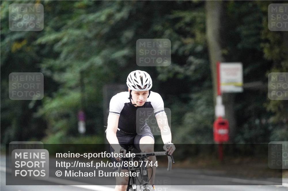 14.09.2025 - Stadtparktriathlon Michael Burmester http://msf.ph/oto/8907744 14.09.2025 09:21:59 Radfahren 354, 357, 410, 451, 458 meine-sportfotos.de