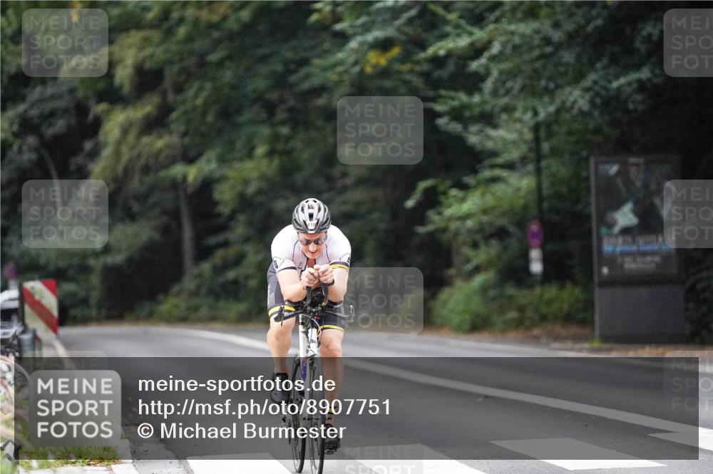 14.09.2025 - Stadtparktriathlon Michael Burmester http://msf.ph/oto/8907751 14.09.2025 09:22:05 Radfahren 410, 451 meine-sportfotos.de