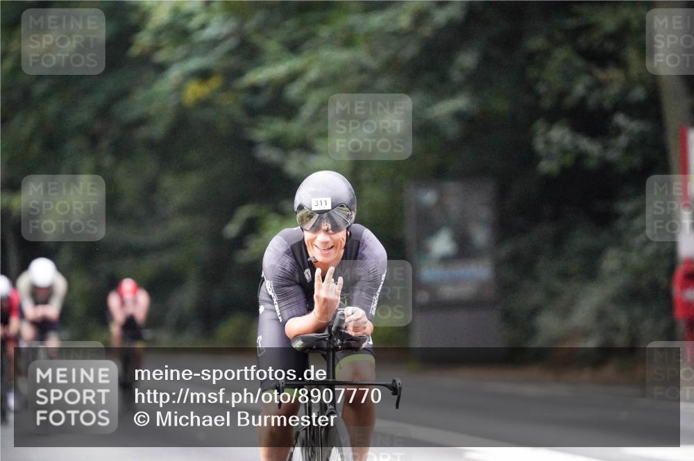 14.09.2025 - Stadtparktriathlon Michael Burmester http://msf.ph/oto/8907770 14.09.2025 09:22:17 Radfahren 311, 348, 361, 392, 398, 413, 414, 432, 487 meine-sportfotos.de