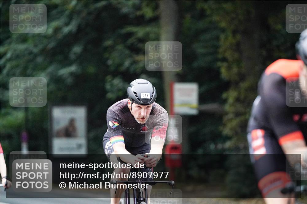 14.09.2025 - Stadtparktriathlon Michael Burmester http://msf.ph/oto/8907977 14.09.2025 09:24:31 Radfahren 317, 378, 465, 476 meine-sportfotos.de