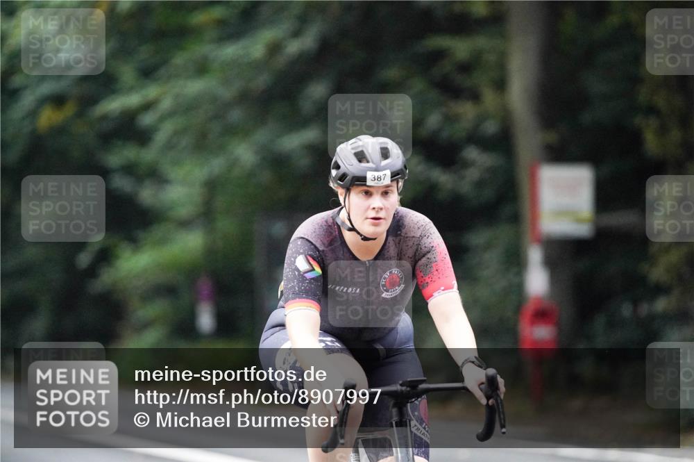 14.09.2025 - Stadtparktriathlon Michael Burmester http://msf.ph/oto/8907997 14.09.2025 09:24:53 Radfahren 332, 387, 440, 474 meine-sportfotos.de