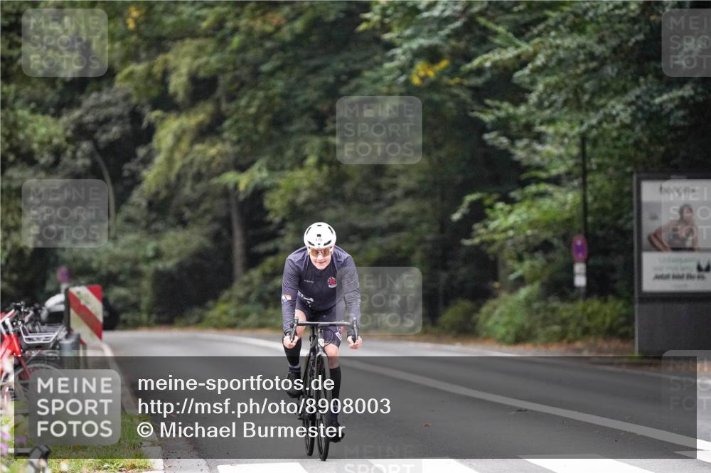 14.09.2025 - Stadtparktriathlon Michael Burmester http://msf.ph/oto/8908003 14.09.2025 09:24:57 Radfahren 332, 387, 440, 474 meine-sportfotos.de