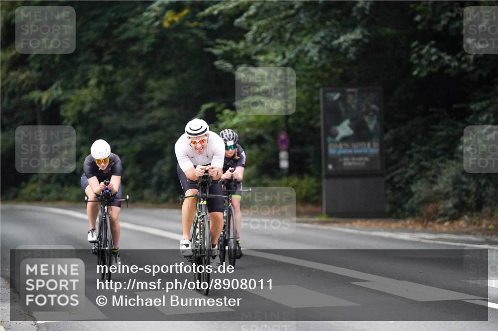 14.09.2025 - Stadtparktriathlon Michael Burmester http://msf.ph/oto/8908011 14.09.2025 09:25:17 Radfahren 322, 397, 468, 493, 502 meine-sportfotos.de